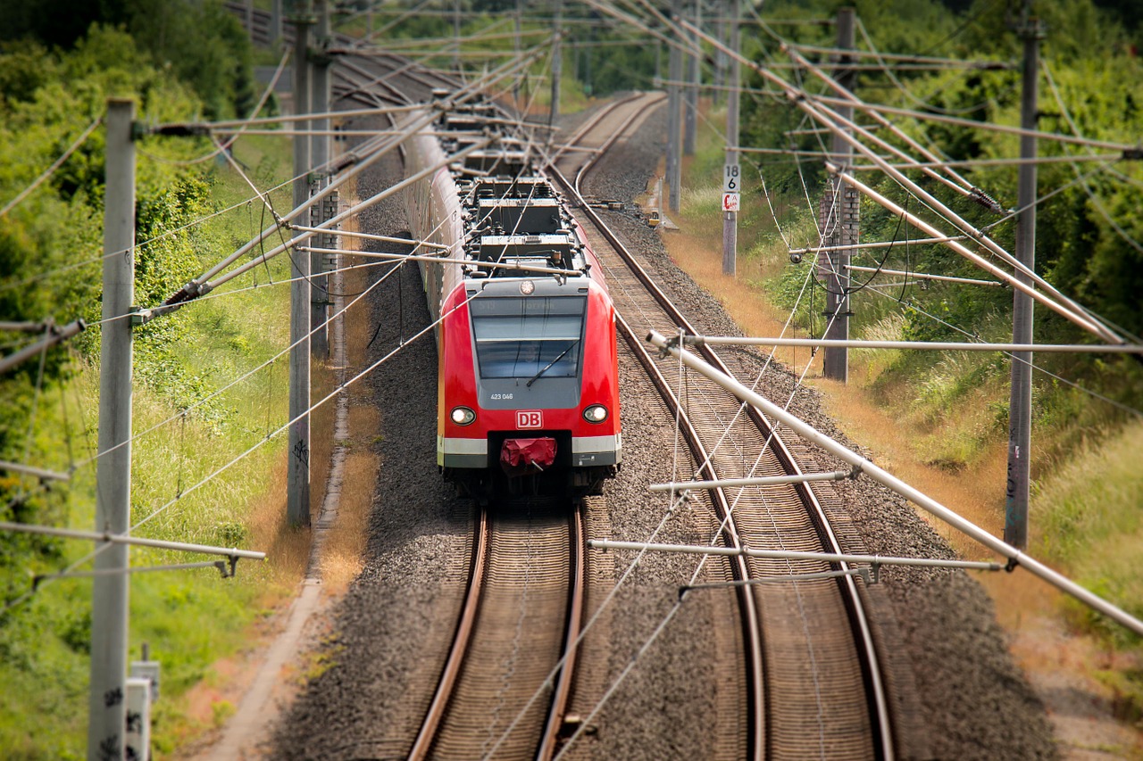 時刻表下載-火車時刻表簡易查詢系統